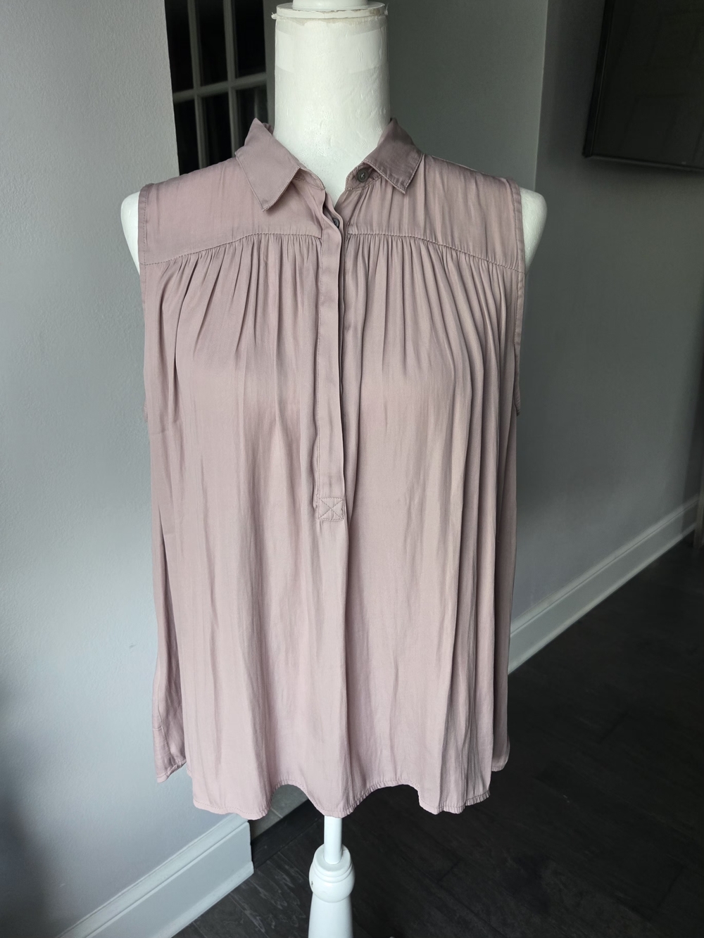 LOFT Dusty Rose Pleated Yoke Sleeveless Button Down Blouse - Size Large